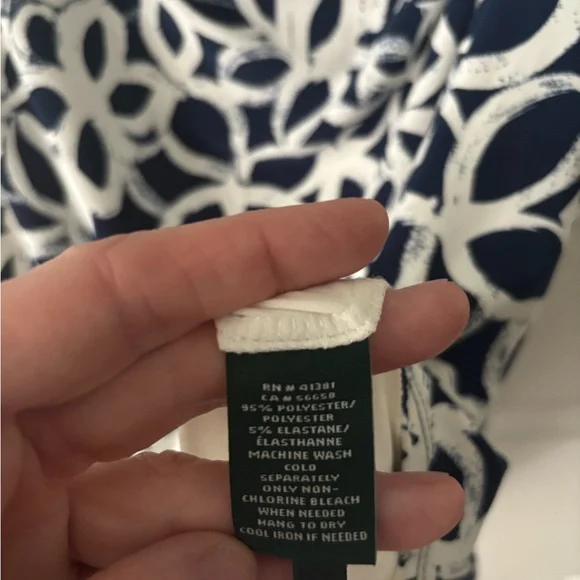 Lauren-Ralph Lauren Chic Navy and White Patterned Sleeveless Dress EUC size 10 - Picture 2 of 4